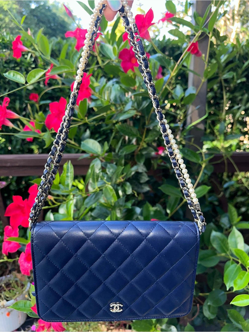 NWT Chanel Pearl Wallet On Chain Navy
